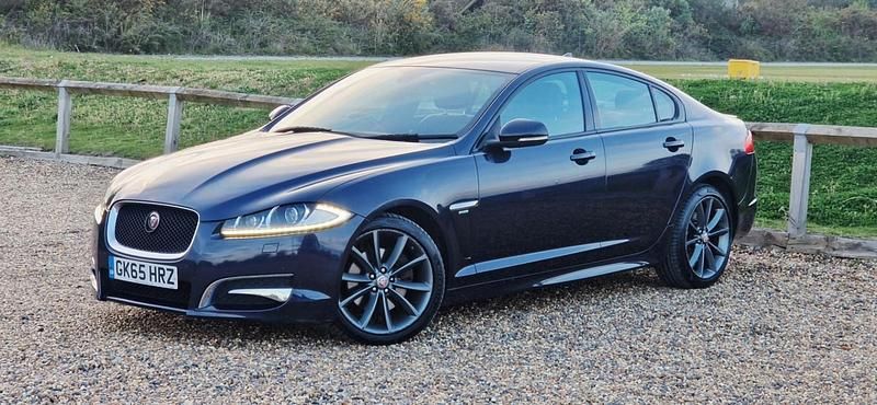 Second-hand Jaguar XF R-Sport 200 CP (147 kW) 2015 Albastru Berlinǎ