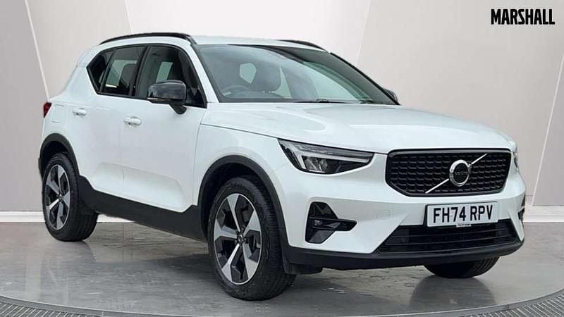 White Used 2025 Volvo XC40 Plus SUV | £33,250 (Fair price) - Image 1/4