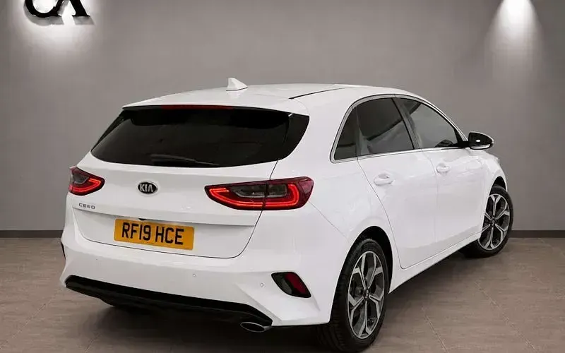 Used Kia Ceed 116 HP (85 kW) 2019 White Hatchback