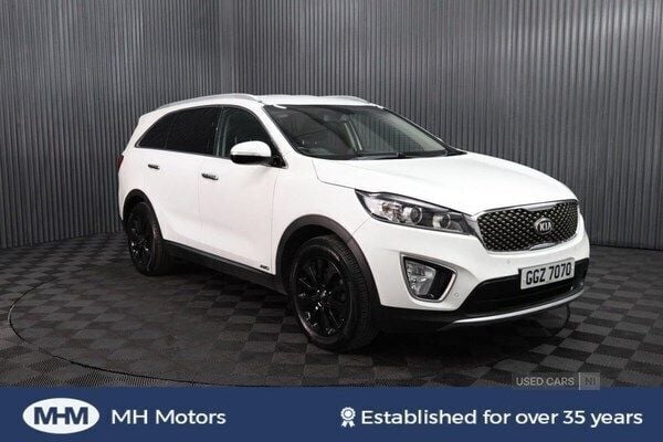 White Used 2017 Kia Sorento 2 SUV | £12,995 (Fair price) - Image 1/4