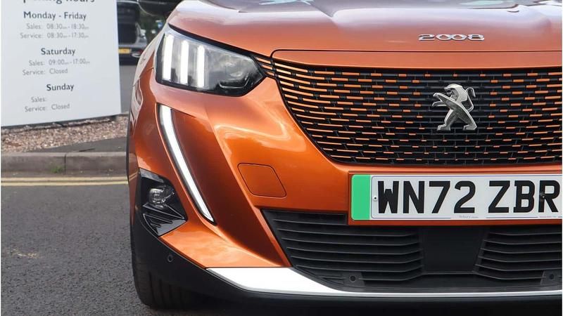 Orange Used 2022 Peugeot e-2008 GT SUV | £15,199 (Fair price) - Image 1/2