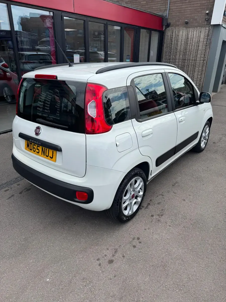 Used Fiat Panda Lounge 85 HP (62 kW) 2015 White Hatchback