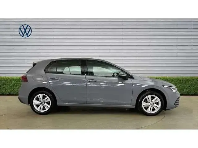 Usado VW Golf VIII Life 115 CV (84 kW) 2022 Gris Utilitario