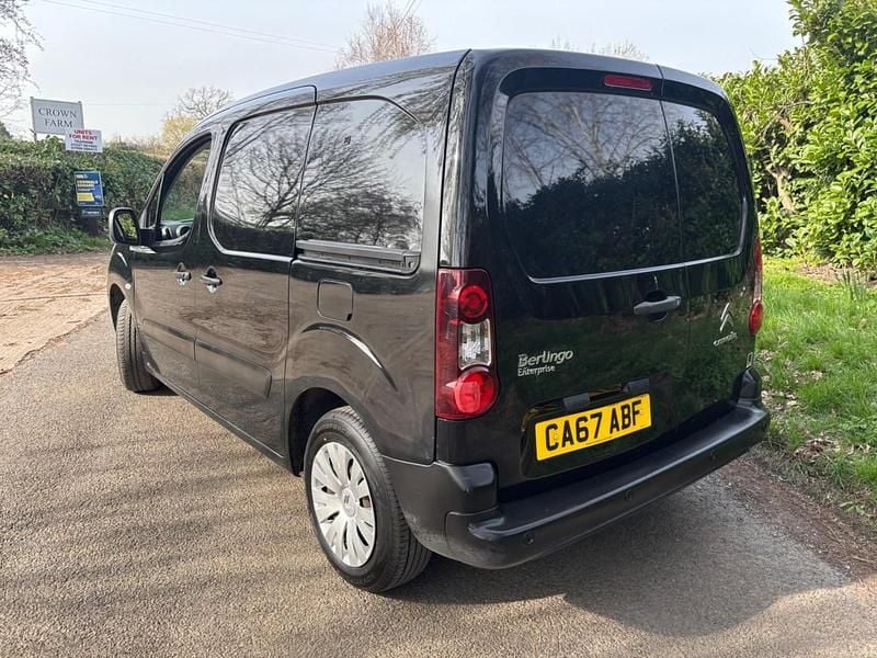 Used Citroën Berlingo 75 HP (55 kW) 2018 Black MPV