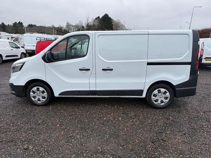 Used Renault Trafic Business 2022 White MPV