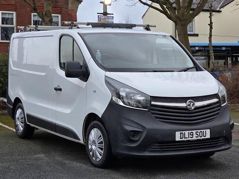 Used Vauxhall Vivaro 120 HP (88 kW) 2019 White MPV