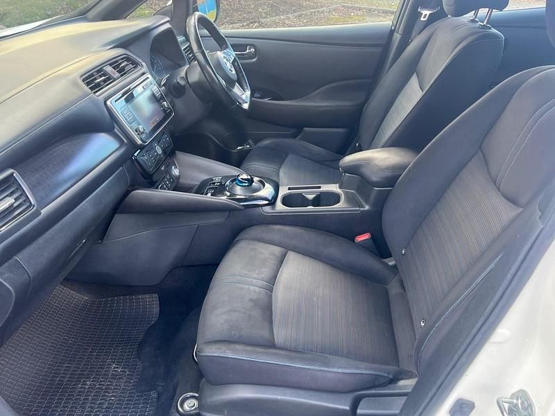 Used Nissan Leaf Acenta 110 kW (150 HP) 2018 White Hatchback
