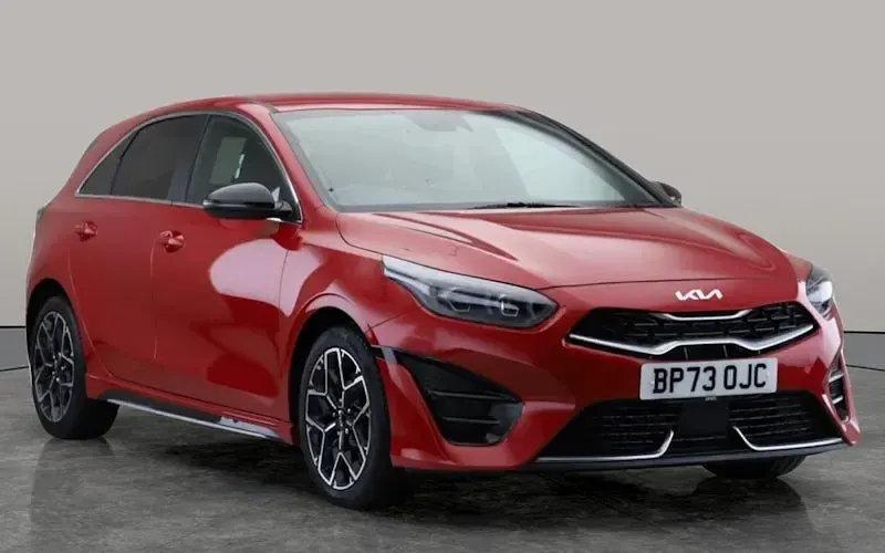 Begagnad Kia Ceed GT-Line 160 HK (117 kW) 2023 Halvkombi