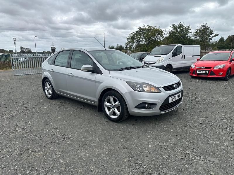 Silver Used 2010 Ford Focus Zetec Hatchback | £1,150 (Good price) - Image 1/4