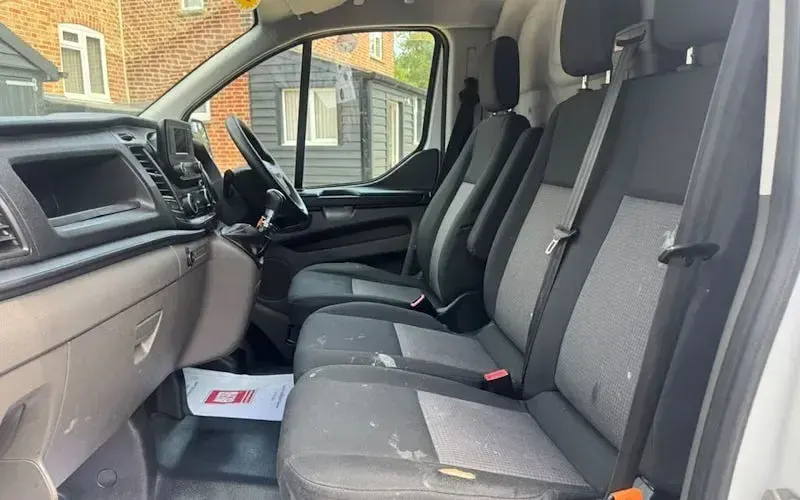Used Ford Transit Custom 105 HP (77 kW) 2019 White Van