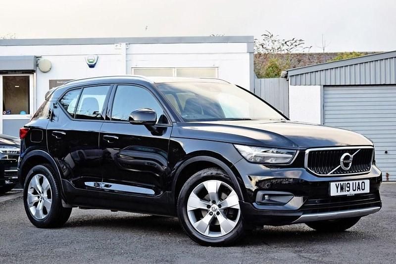 Used Volvo XC40 Momentum 150 HP (110 kW) 2019 Black SUV