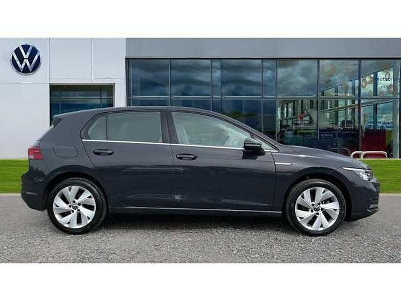 Used VW Golf VIII 130 HP (95 kW) 2022