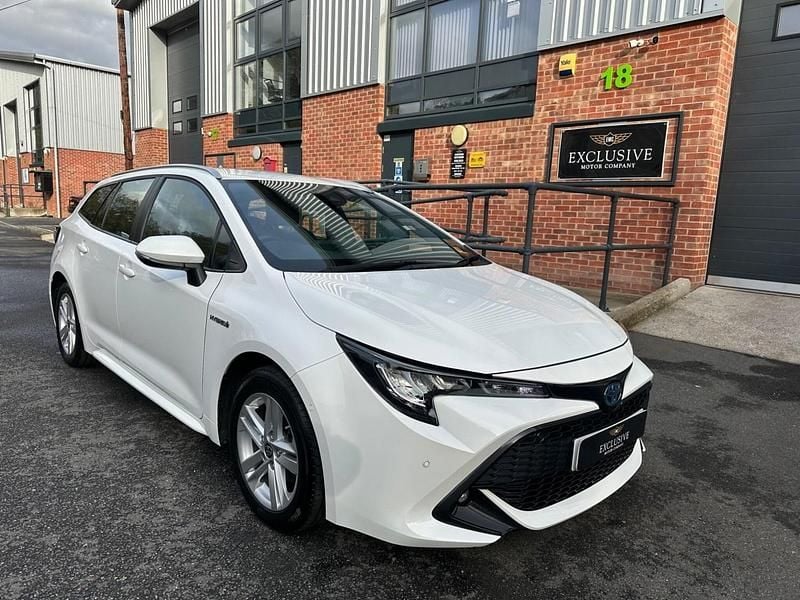 White Used 2021 Toyota Corolla Estate | £16,695 (Good price) - Image 1/4