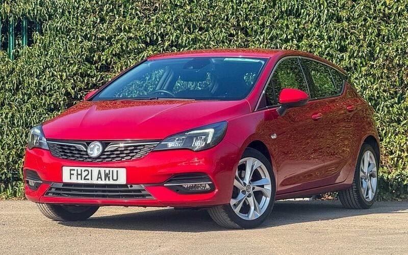 Used Vauxhall Astra SRi 145 HP (106 kW) 2021 Red Hatchback