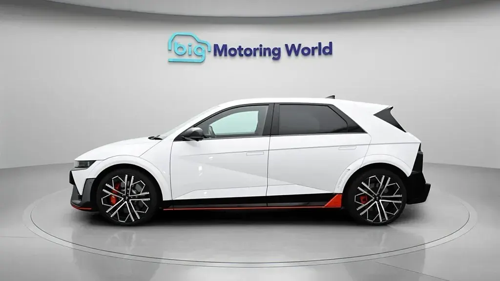 Używany Hyundai Ioniq 478 kW (650 KM) 2024 Biały Hatchback