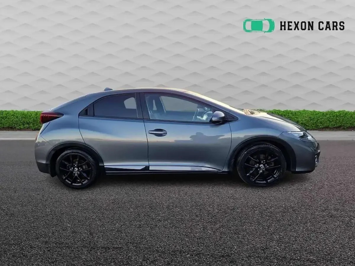Begagnad Honda Civic Sport 120 HK (88 kW) 2017 Silver Halvkombi