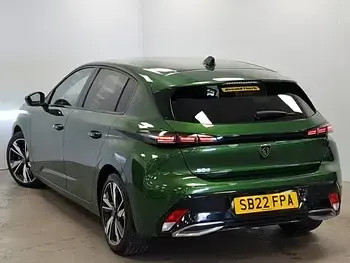 Used Peugeot 308 Allure 131 HP (96 kW) 2022 Green Hatchback