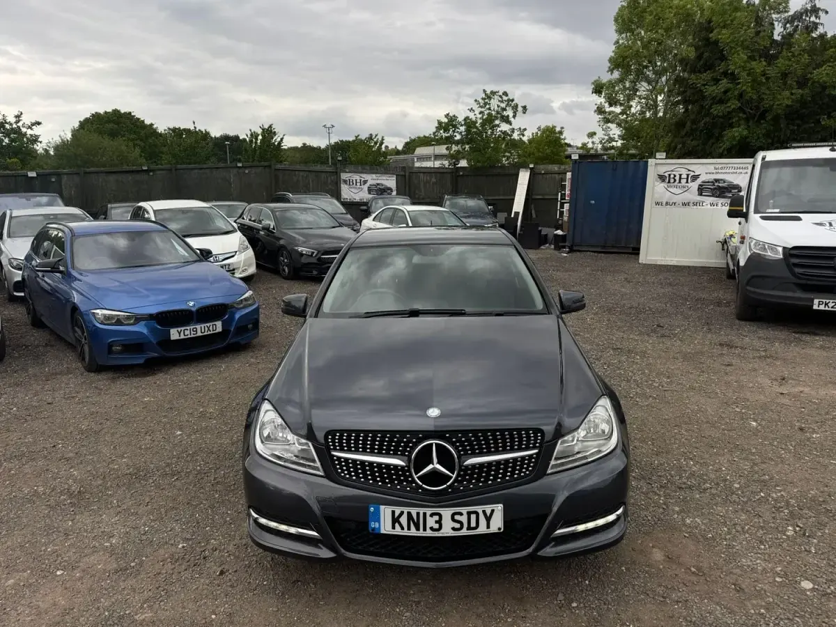 Begagnad Mercedes C180 Executive 2013 Grå Sedan