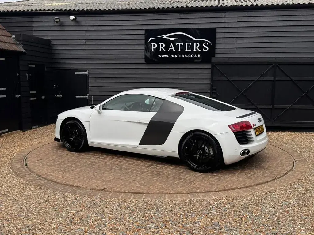 Used Audi R8 Coupé 420 HP (308 kW) 2008 White Coupe