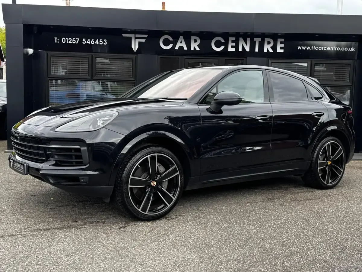 Used Porsche Cayenne 440 HP (323 kW) 2019 Black SUV