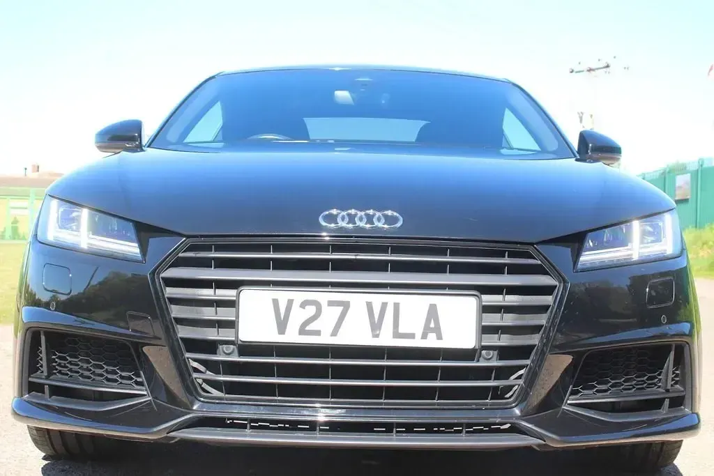 Begagnad Audi TT Black Edition 230 HK (169 kW) 2018 Svart Sportkupé