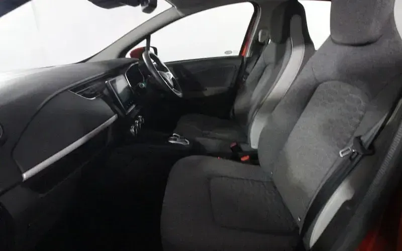 Used Renault Zoe Iconic 80 kW (109 HP) 2021 Red Hatchback