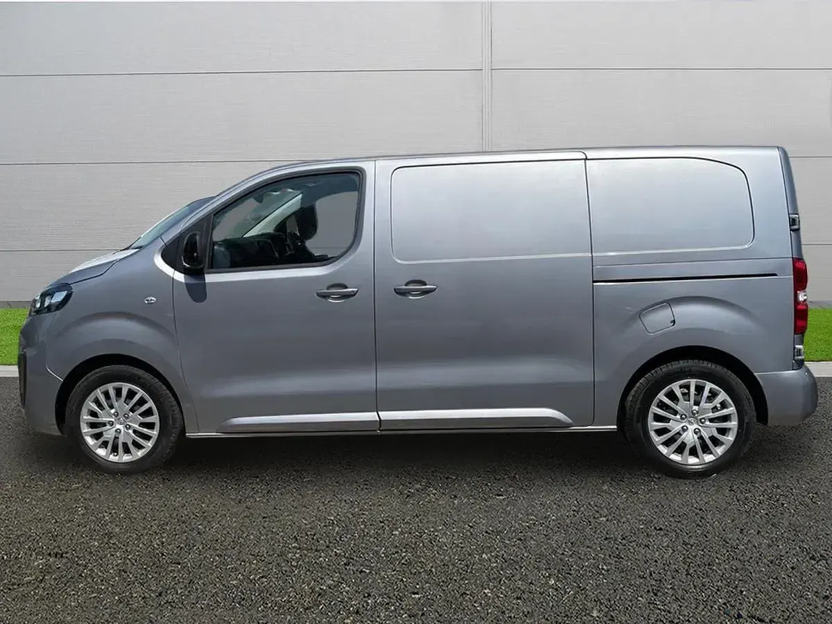 Used Vauxhall Vivaro 120 HP (88 kW) 2024 Grey MPV