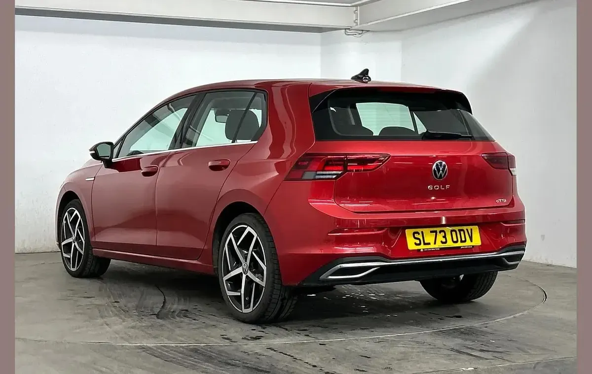 Used VW Golf VIII Style 147 HP (108 kW) 2023 Red Hatchback