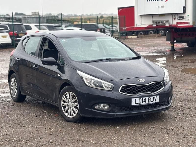 Black Used 2014 Kia Ceed Hatchback | £2,250 (Super price) - Image 1/4