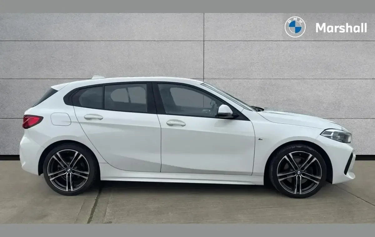 Used BMW 118 M Sport 134 HP (98 kW) 2021 White Hatchback