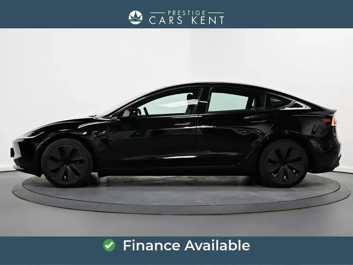 Usado Tesla Model 3 RWD 208 kW (283 HP) 2025 Preto Sedan