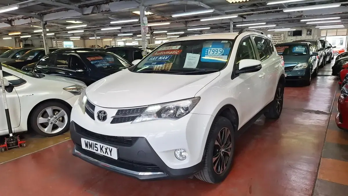 Used Toyota RAV4 150 HP (110 kW) 2015 White SUV