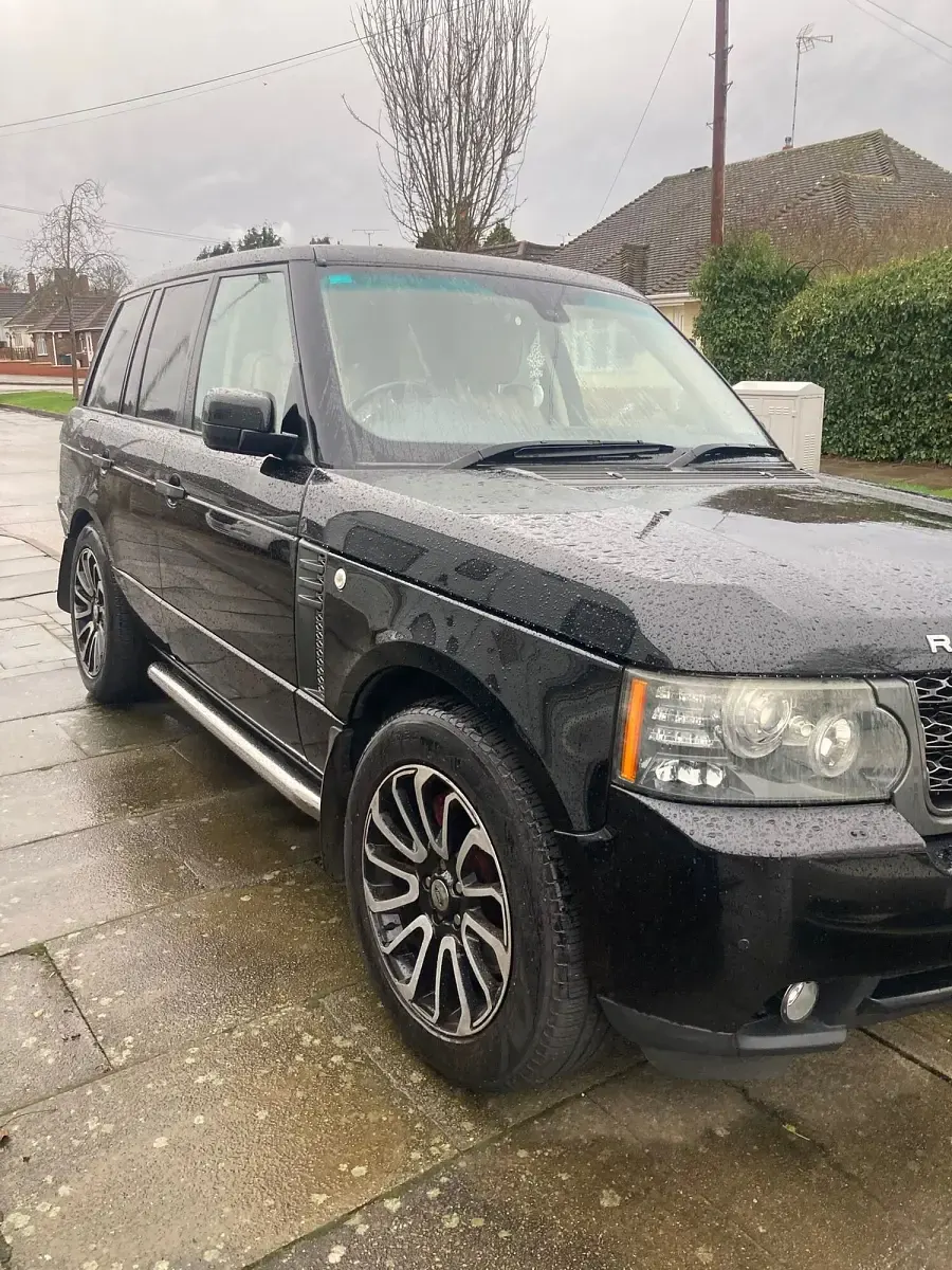 Used Land Rover Range Rover Vogue 313 HP (230 kW) 2010 Black SUV