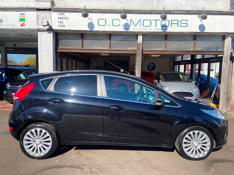 Used Ford Fiesta Titanium 96 HP (70 kW) 2009 Panther Hatchback