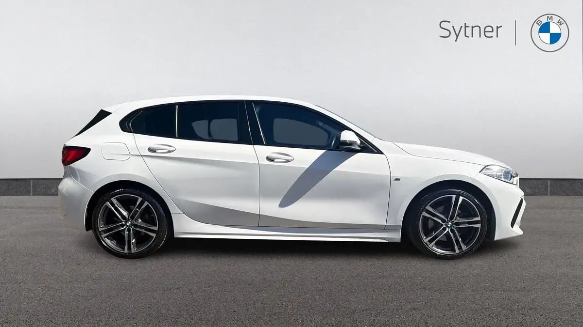 Used BMW 118 M Sport 136 HP (100 kW) 2022 White Hatchback