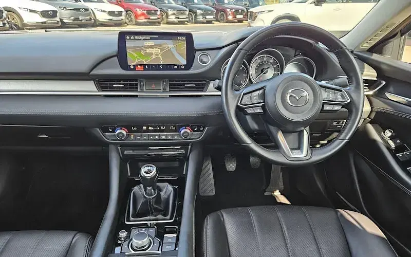 Used Mazda 6 Inclusive 150 HP (110 kW) 2018 White Sedan