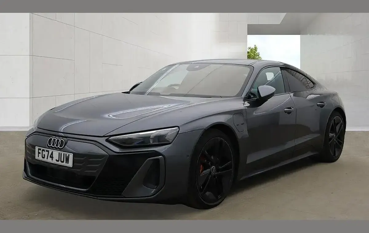 Used Audi e-tron GT quattro Comfort 434 kW (591 HP) 2024 Grey Sedan