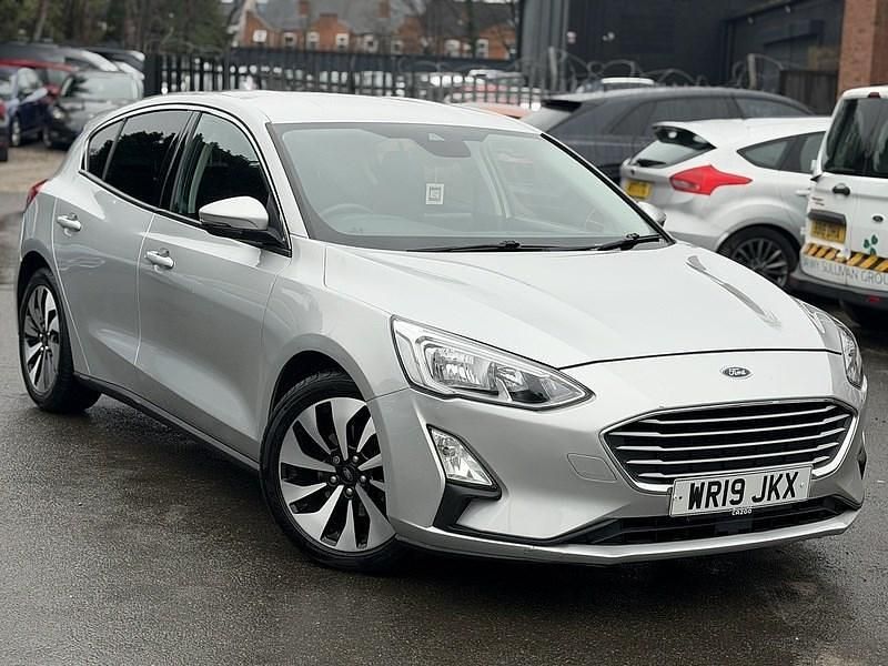 Used Ford Focus Zetec 125 HP (91 kW) 2019 Silver Hatchback