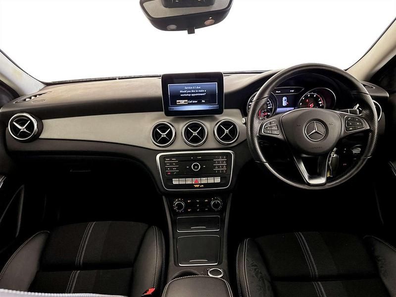 Used Mercedes GLA180 Urban 122 HP (89 kW) 2019 Black SUV