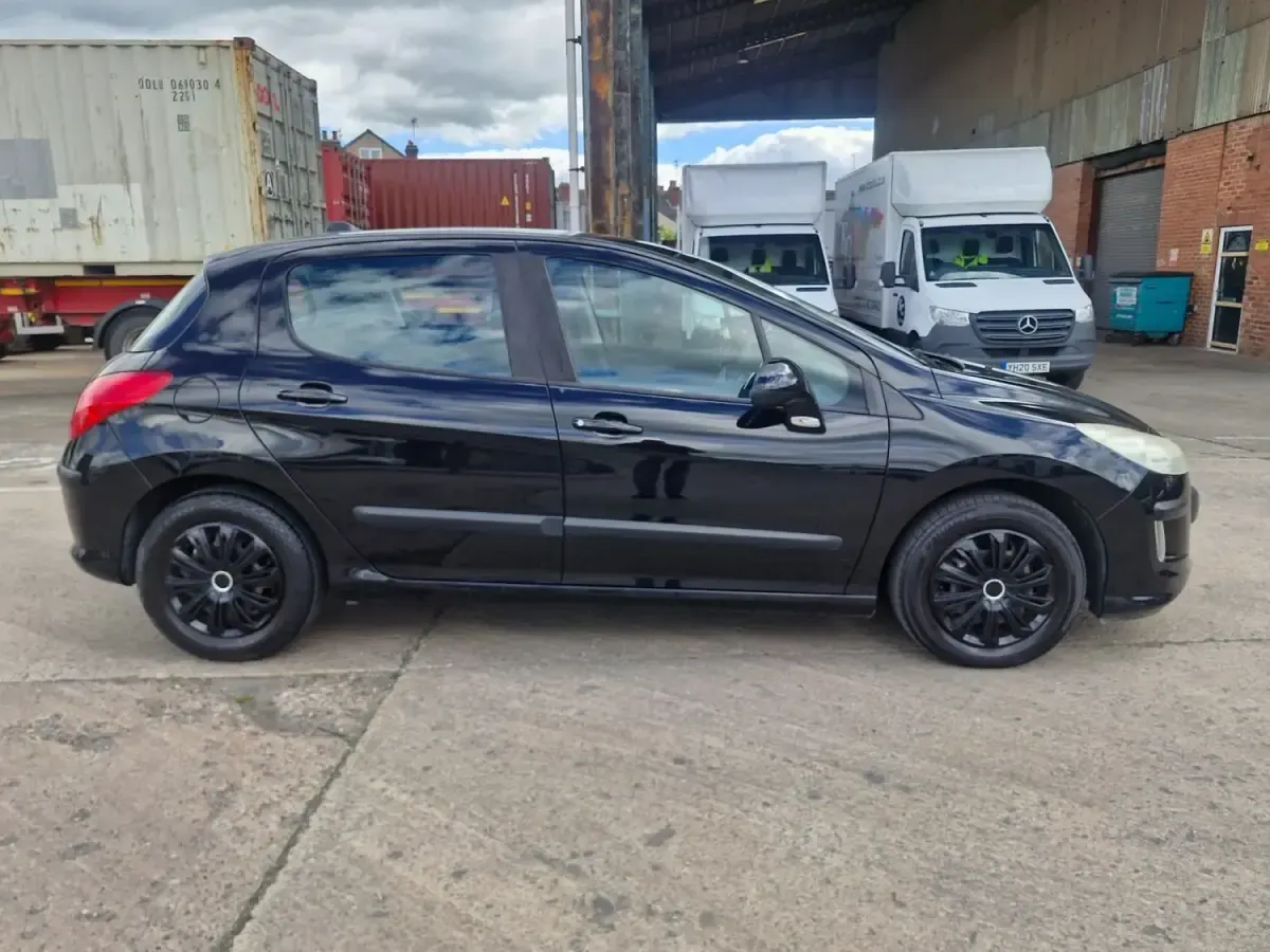 Gebraucht Peugeot 308 S 112 PS (82 kW) 2010 Schwarz Kleinwagen