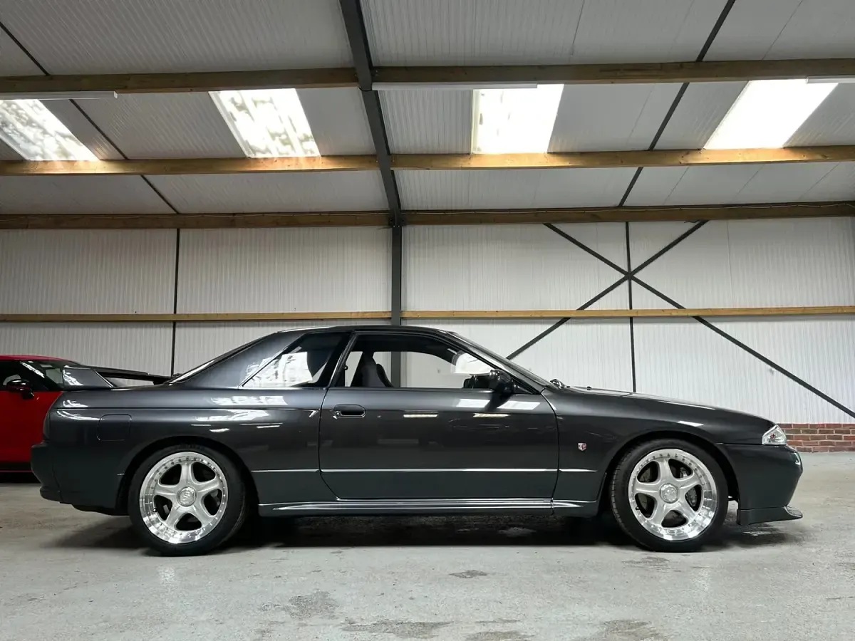 Used Nissan Skyline 280 HP (205 kW) 1992 Grey Sedan