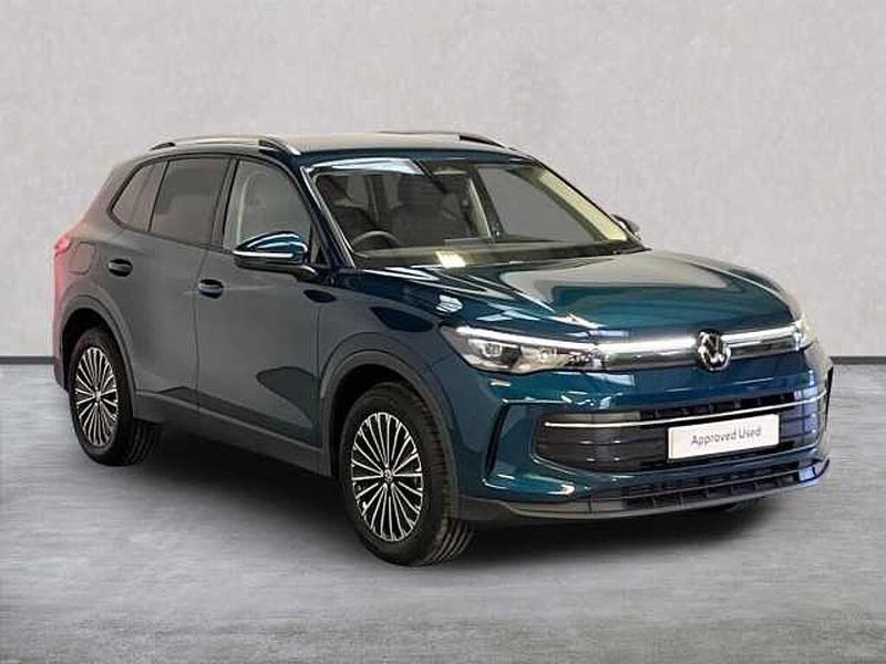 Blue New 2025 VW Tiguan Match SUV | £32,664 (Good price) - Image 1/4
