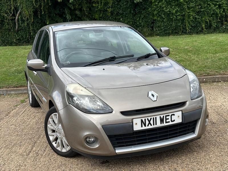 Beige Used 2011 Renault Clio II Dynamique Hatchback | £1,495 (Good price) - Image 1/4