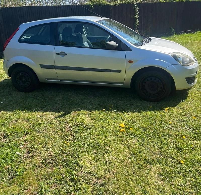 Usado Ford Fiesta Style 2007 Prateado Citadino