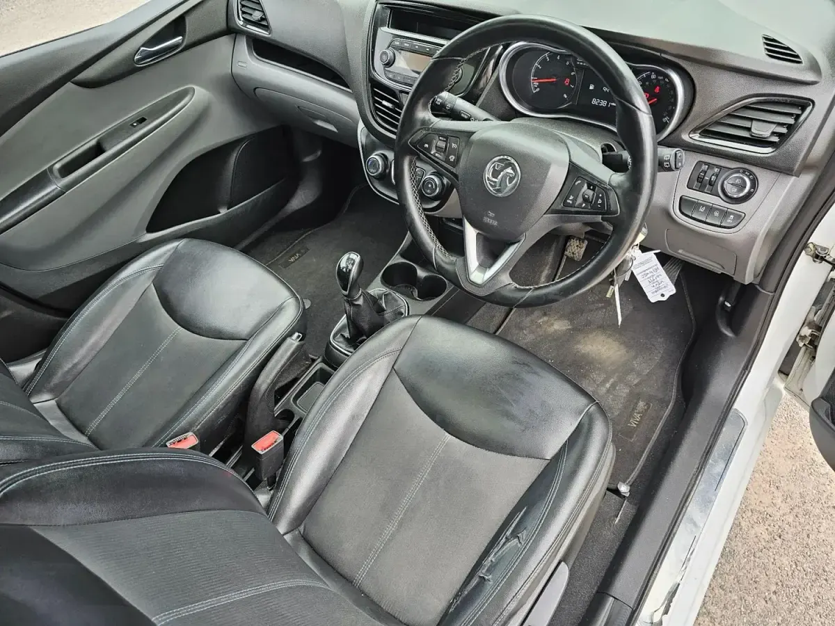 Usado Vauxhall Viva 75 HP (55 kW) 2016 Branco Citadino