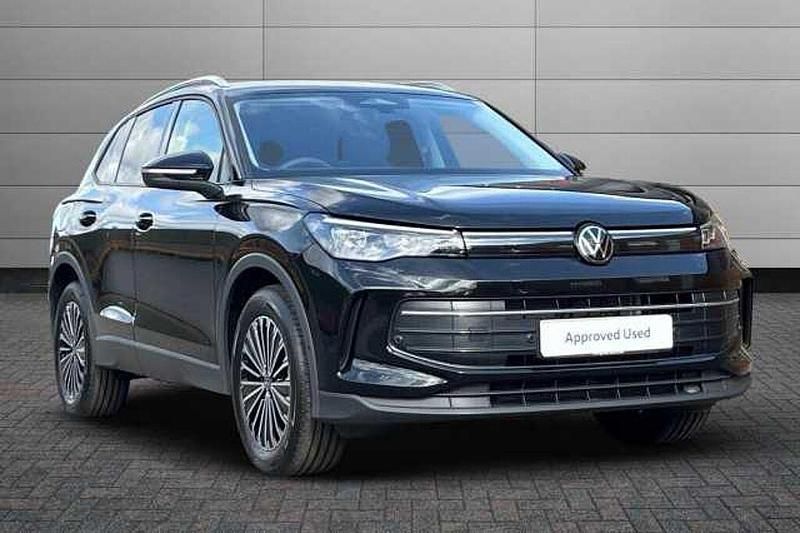 Used 2025 VW Tiguan SUV | £31,990 (A bit pricey) - Image 1/4