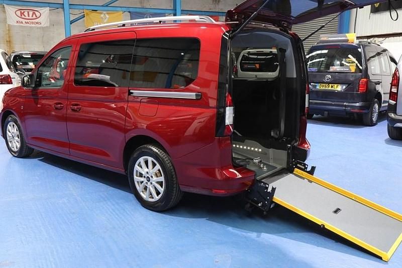 Used 2023 Ford Grand Tourneo Connect Titanium MPV | £29,450 (Fair price) - Image 1/1