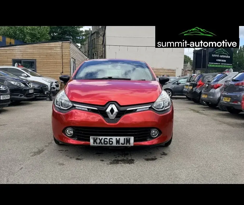 Used Renault Clio IV Dynamique 90 HP (66 kW) 2016 Red Hatchback