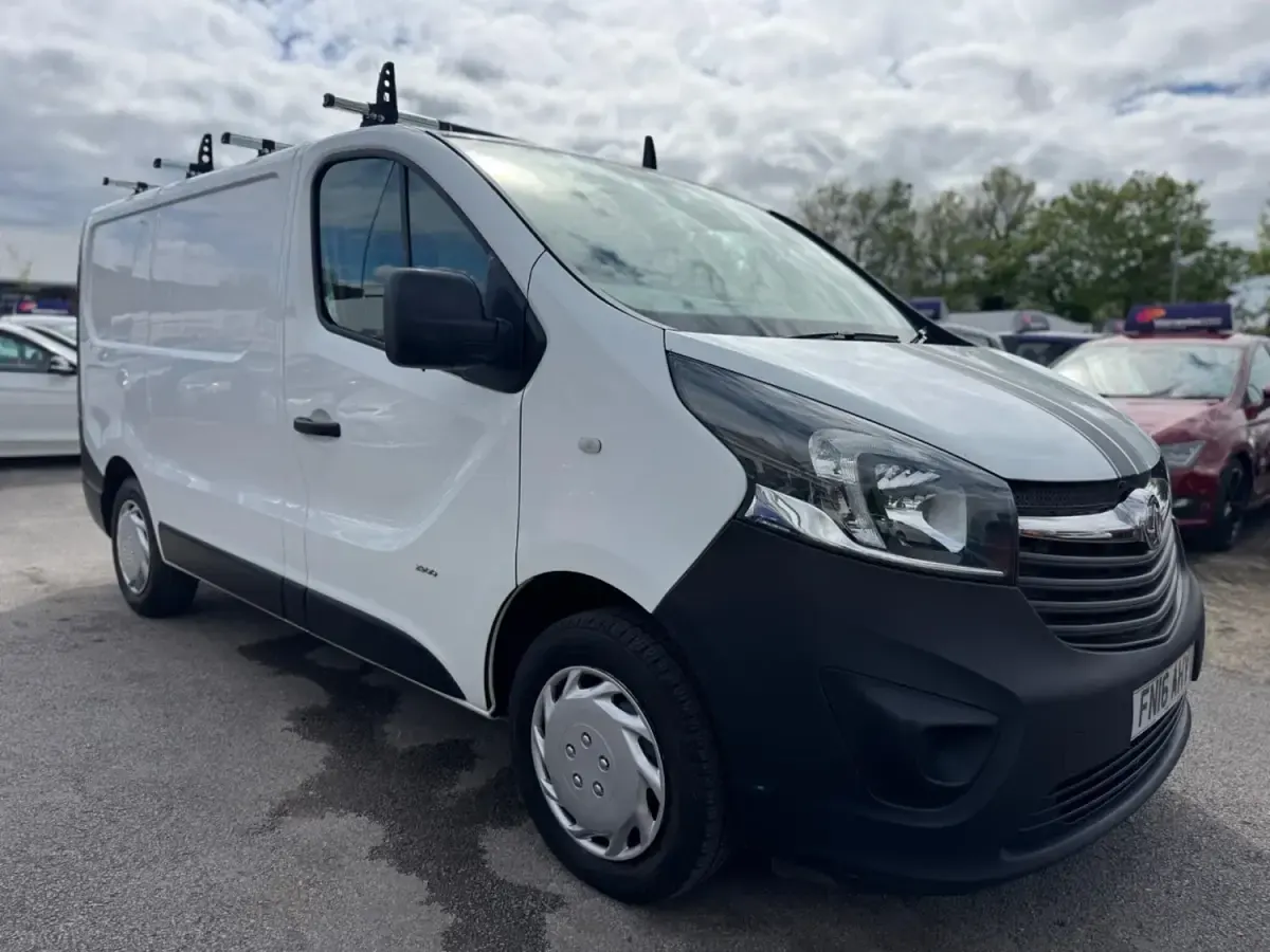 Second-hand Vauxhall Vivaro S 2016 Alb