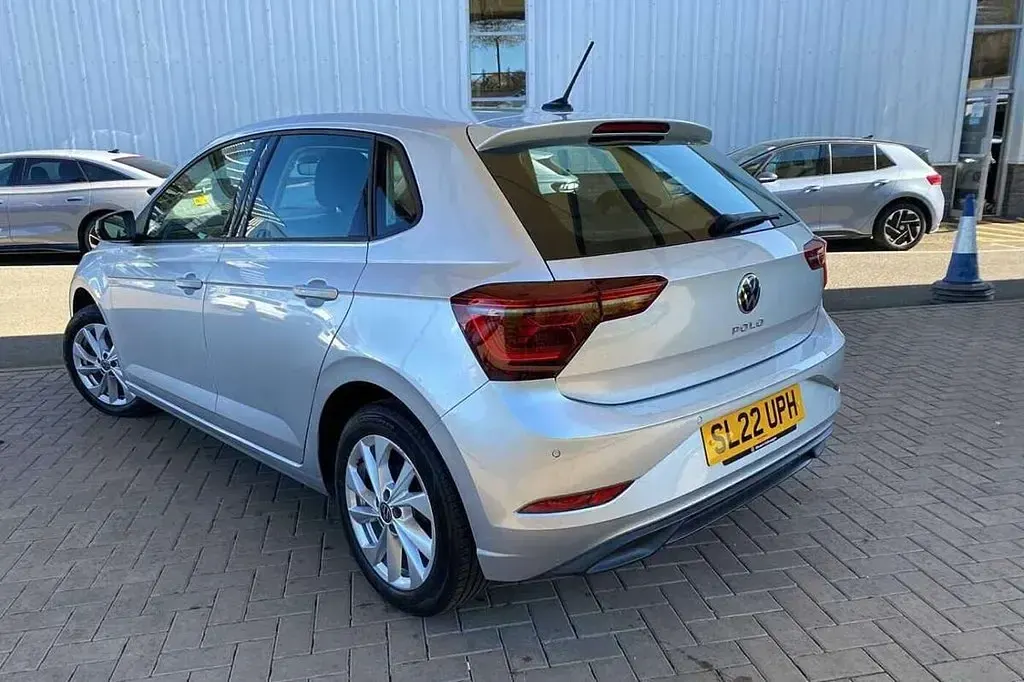 Used VW Polo Style 95 HP (69 kW) 2022 Silver Hatchback